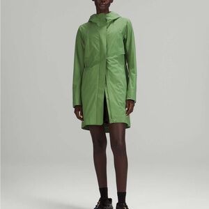 Lululemon rain rebel jacket size 8